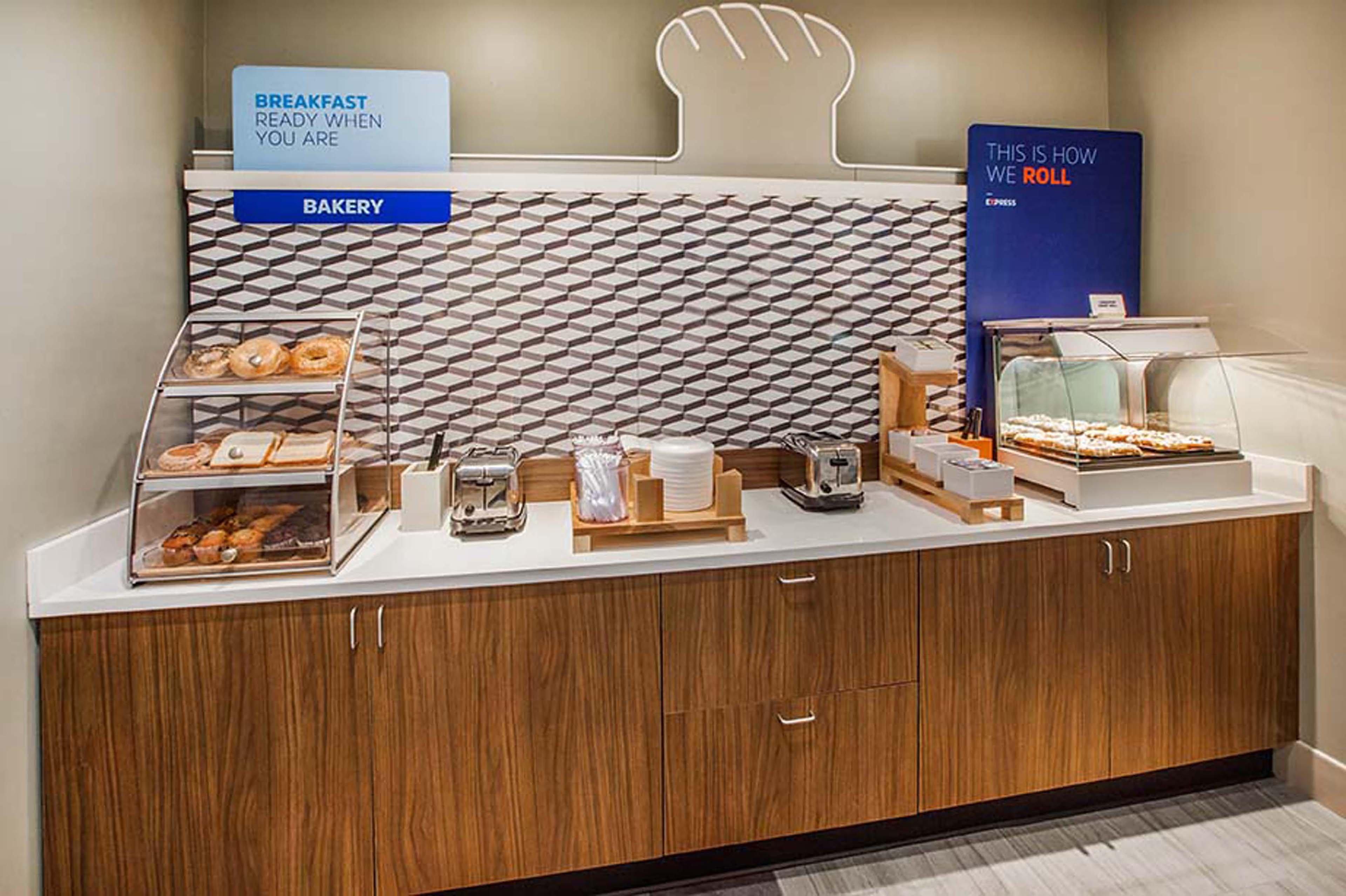 Holiday Inn Express & Suites Jacksonville South East - Medical Center Area By Ihg מראה חיצוני תמונה